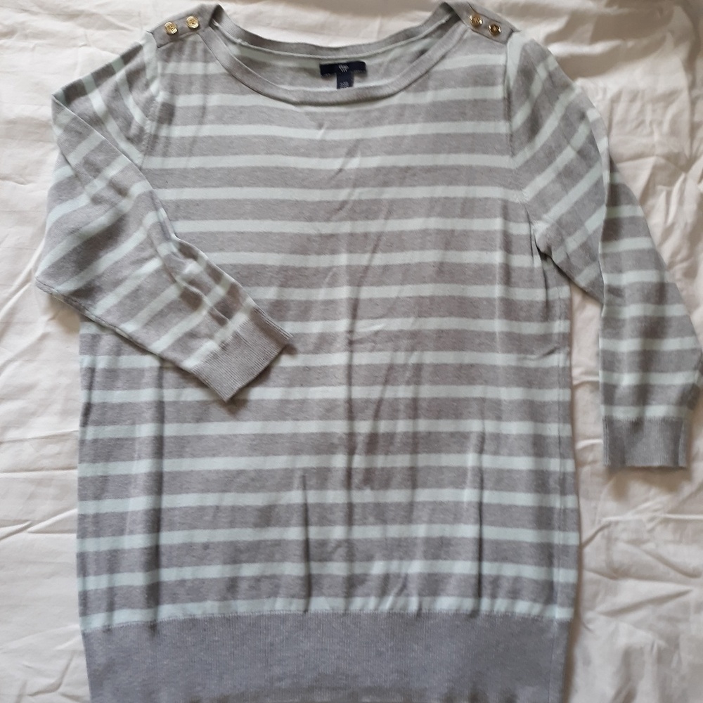 Ladies long sleeve lightweight sweater